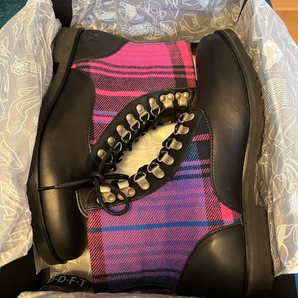 Size 11 women’s Radio 2 Doug Fluevog X ANIÁN boots